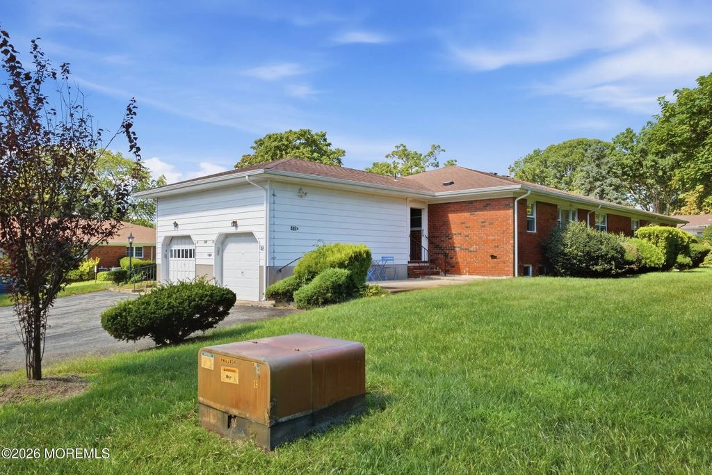 489 B Laurel Brook Drive, Brick