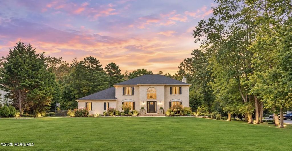 6 Quaker Hill Road, Jackson