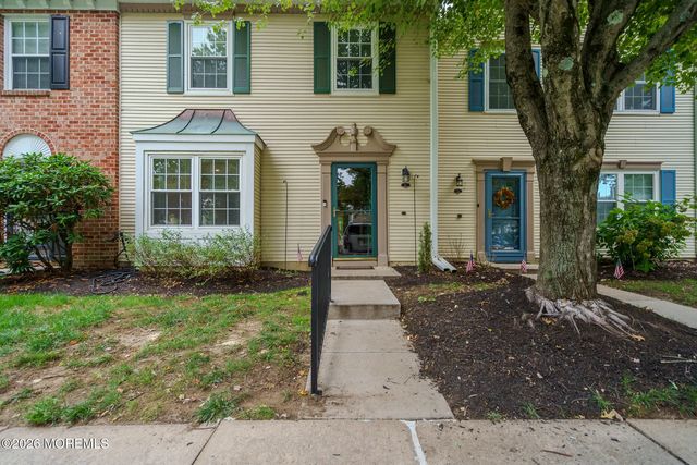 62 Secretariat Court, Tinton Falls