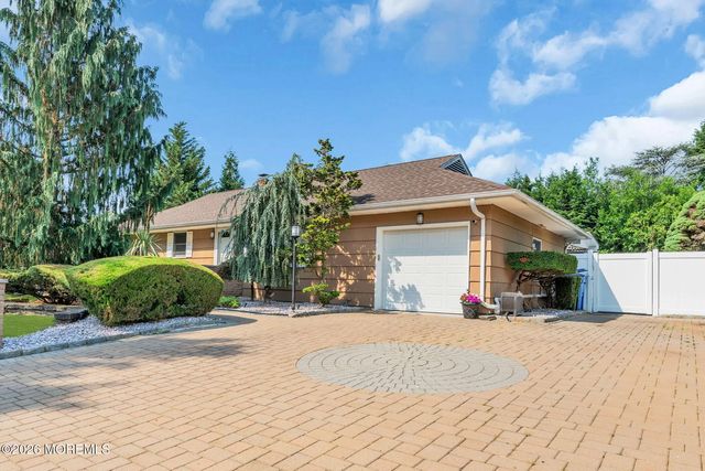 77 Michael Road, Spotswood