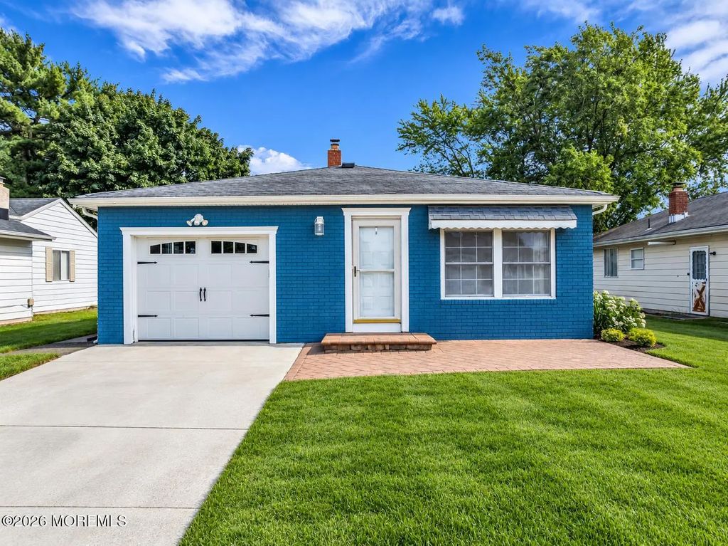 7 Ravenna Court, Toms River
