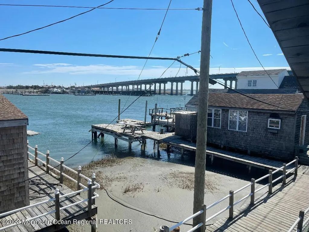 37 S Boardwalk, Cape May Court House