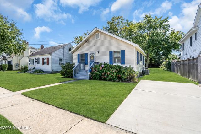 209 Park Avenue, Bay Head