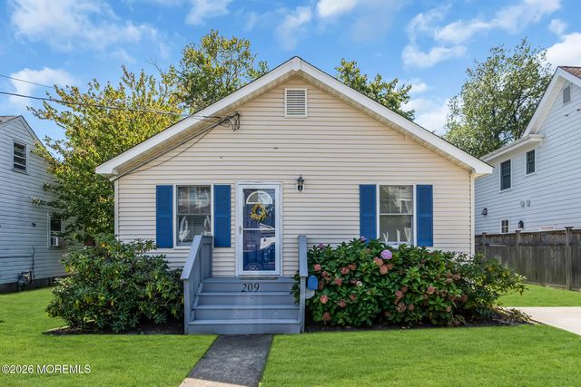 209 Park Avenue, Bay Head