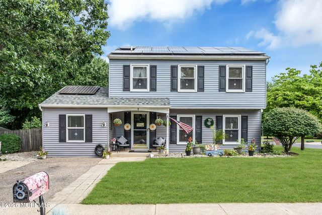 8 Concord Circle, Howell