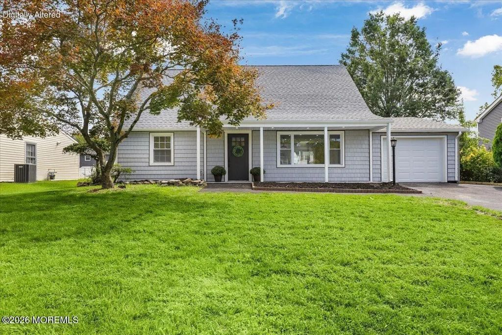 28 Fayette Lane, Matawan