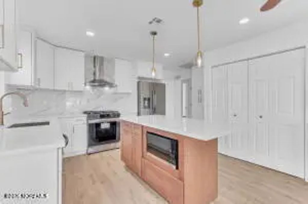 2 Sabinas Street, Toms River