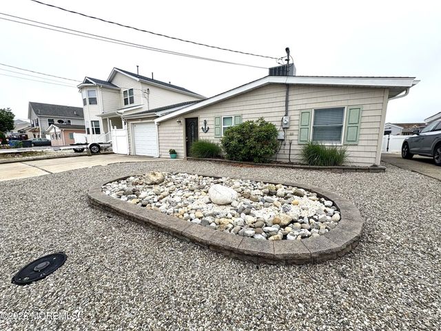 63 Lawrence Drive, Manahawkin