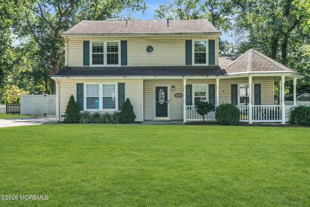 2324 Woodland Road, Manchester