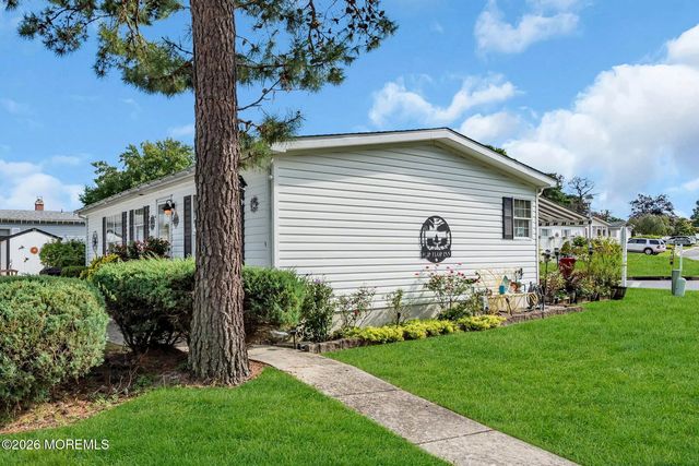 134 Briarwood Court, Whiting