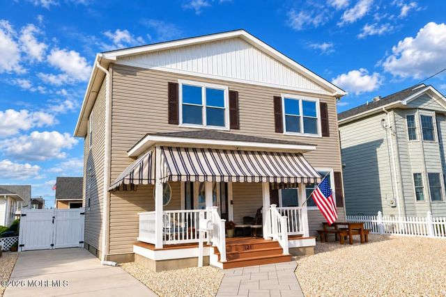 121 Camden Avenue, Lavallette
