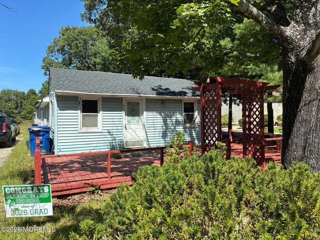 647 Lakehurst Road, Browns Mills