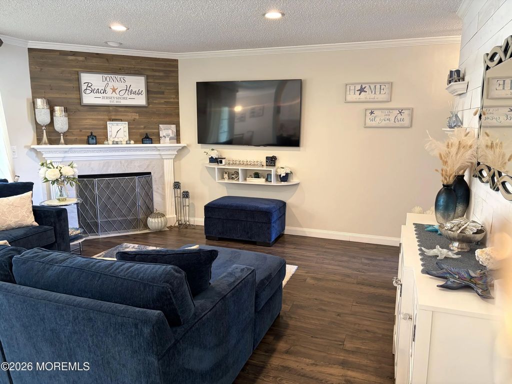 2111 Waters Edge Drive 2111, Toms River
