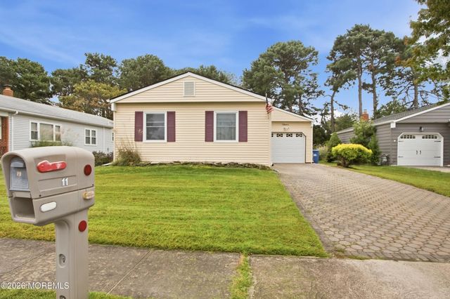 11 Woodstock Drive, Toms River