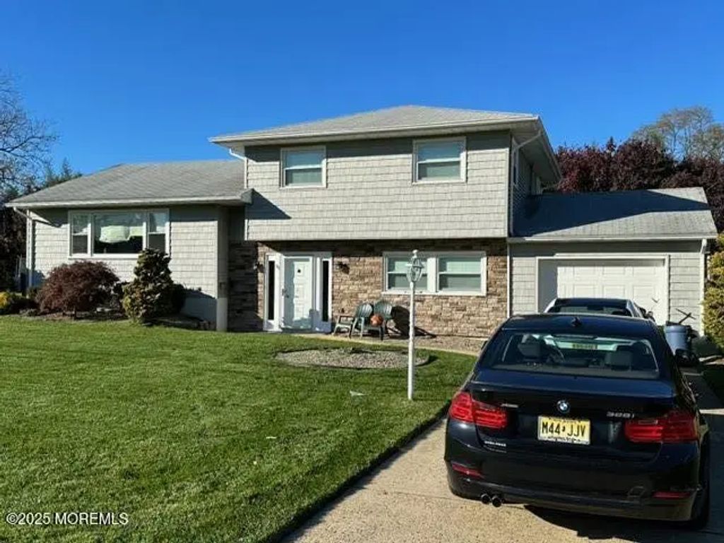 15 Cooper Avenue, West Long Branch