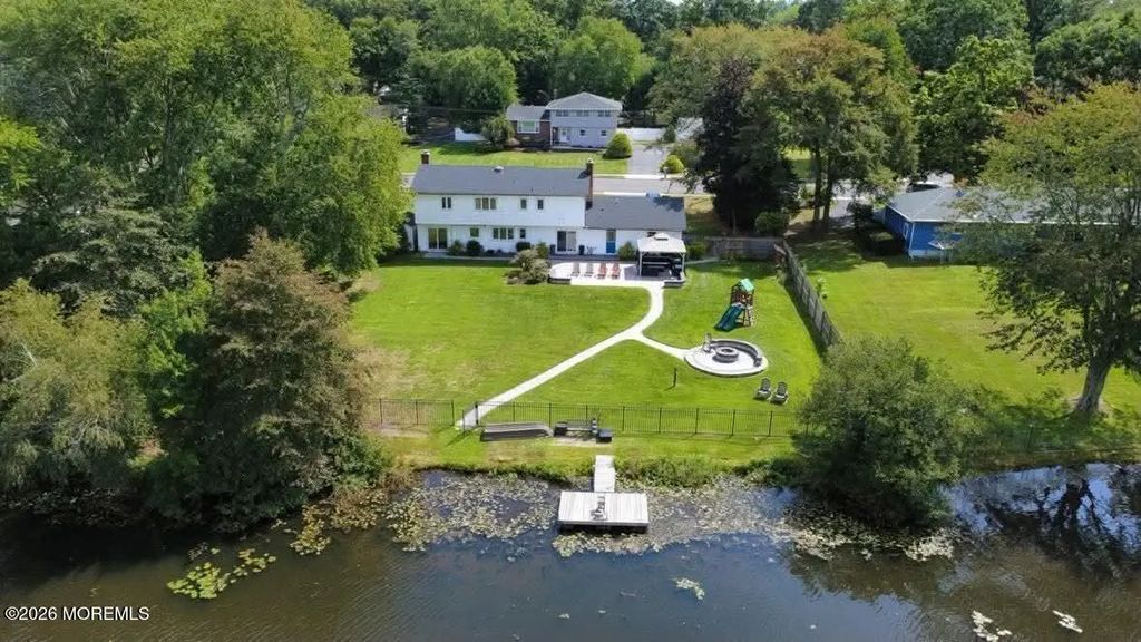 11 Cooper Drive, Howell