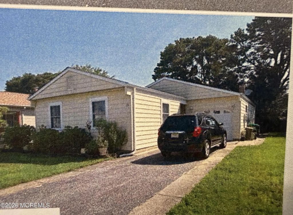 26 San Carlos Street, Toms River