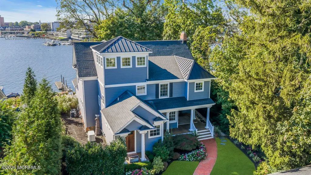 82 Conover Lane, Red Bank
