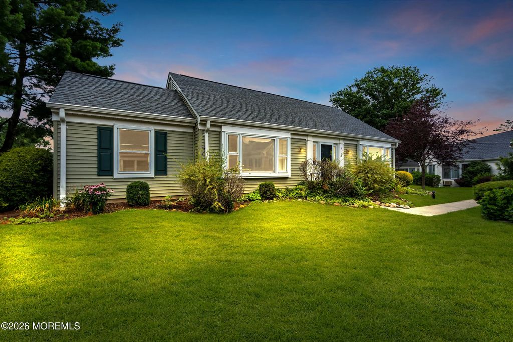 452 Roxbury Lane A, Monroe