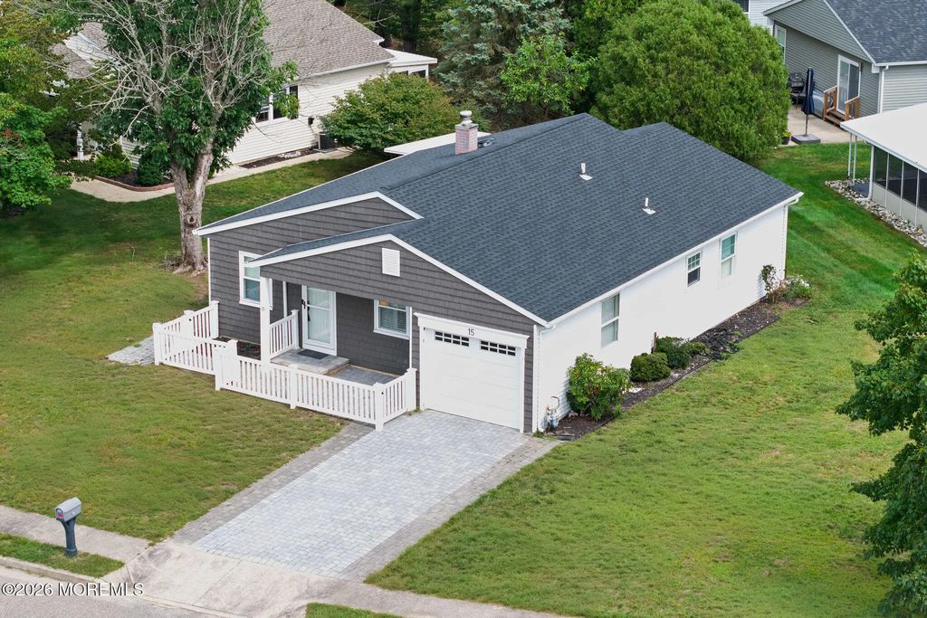 15 Leighton Court, Toms River