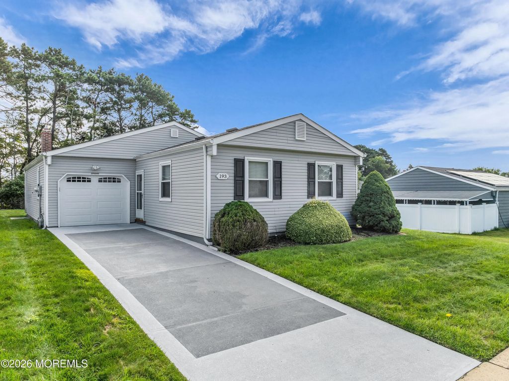 193 Torrey Pines Drive, Toms River