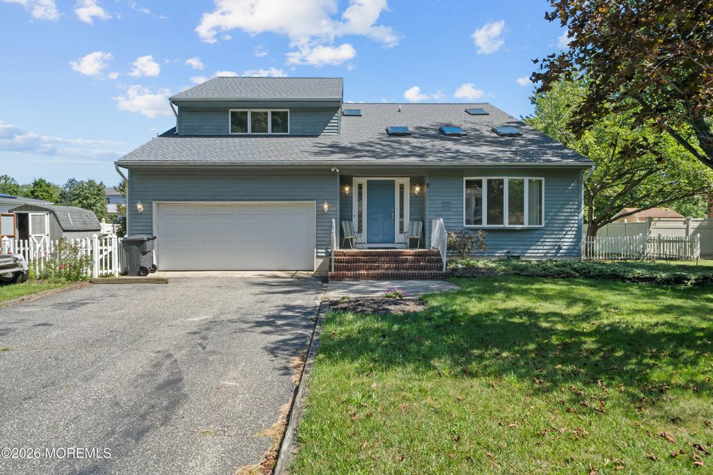 683 Mccormick Drive, Toms River