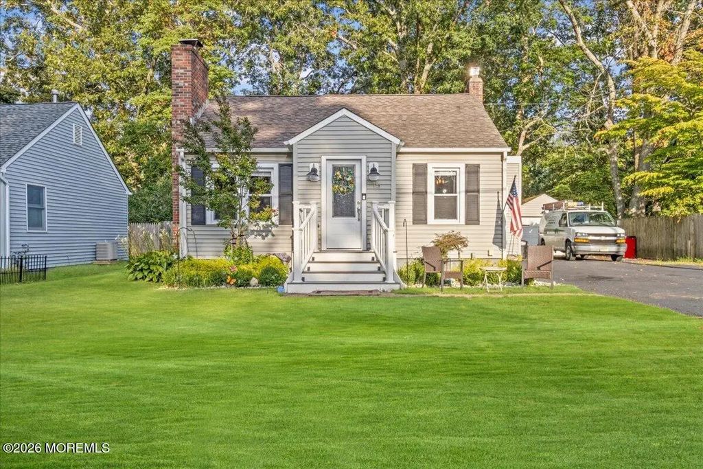 15 Chestnut Street, Waretown