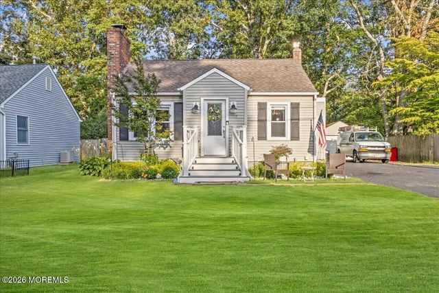 15 Chestnut Street, Waretown