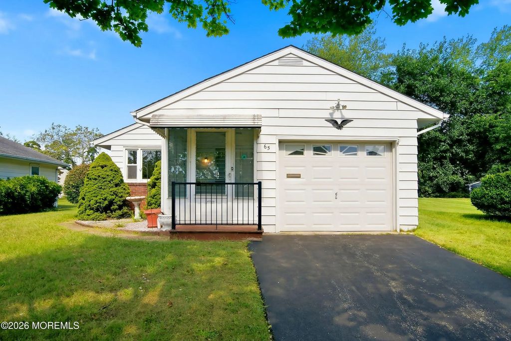 65 Sunflower Lane, Toms River