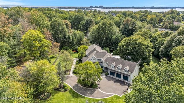 4 Tuxedo Road, Rumson