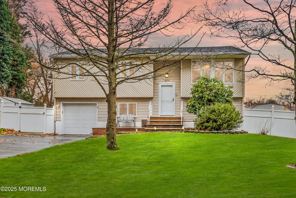 620 Hillside Drive, Toms River