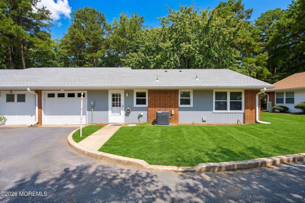 419a Chatham Court, Lakewood