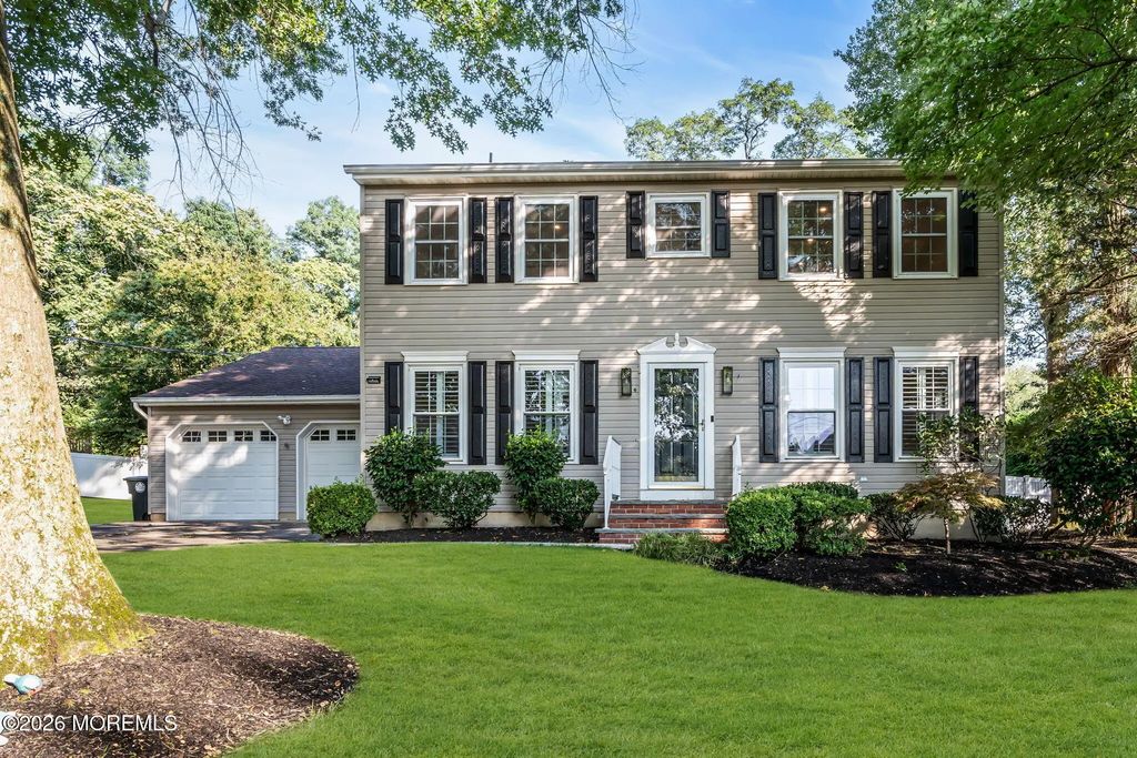 1202 Glendale Parkway, Spring Lake