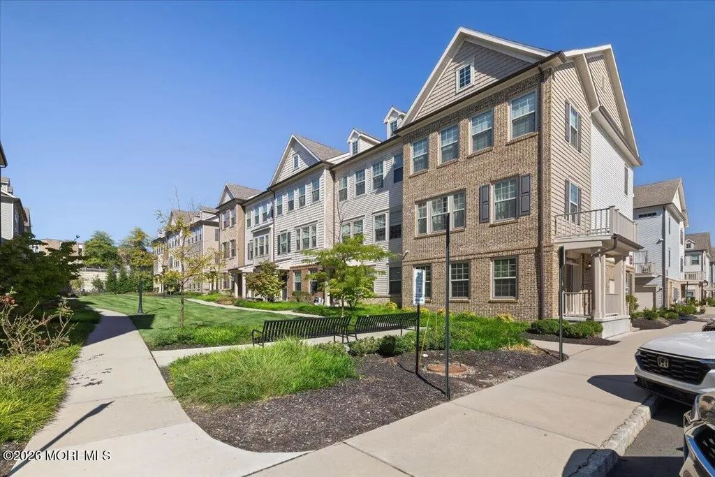 17 Cortland Court, Livingston