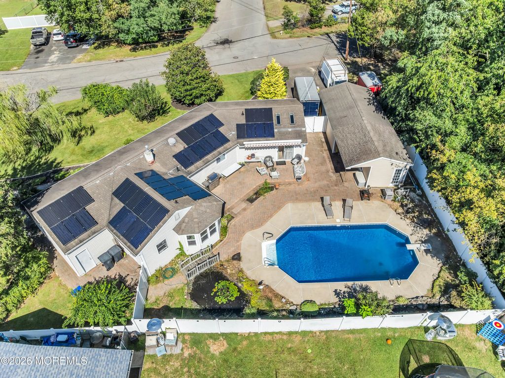 271 Leswing Drive, Brick