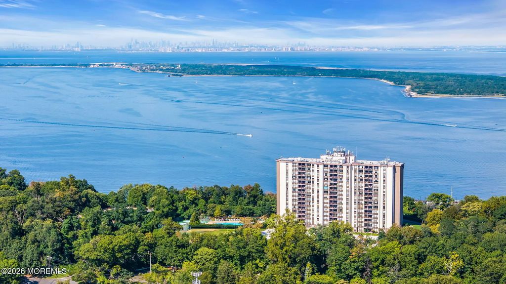 1 Scenic Drive 801, Highlands
