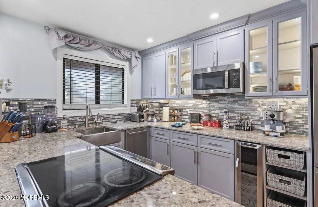 329 Shore Drive D14, Highlands
