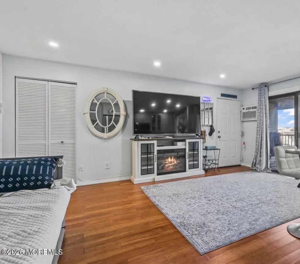 329 Shore Drive D14, Highlands