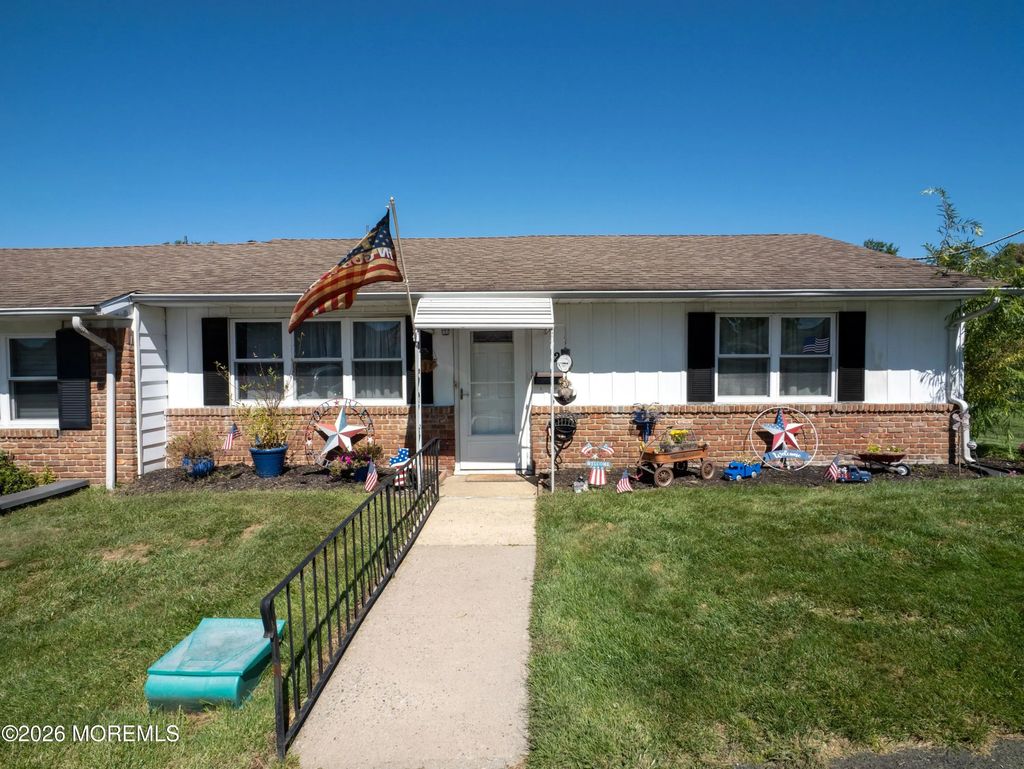 2 Missouri Court, Matawan