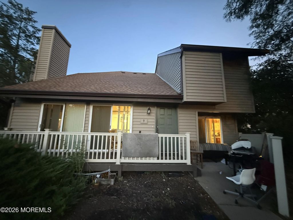 9 Cotswold Circle 809, Ocean Twp