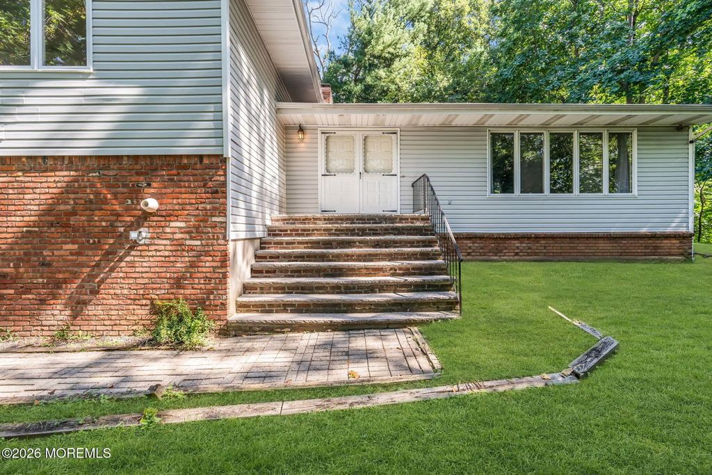 28 Hopi Drive, Middletown