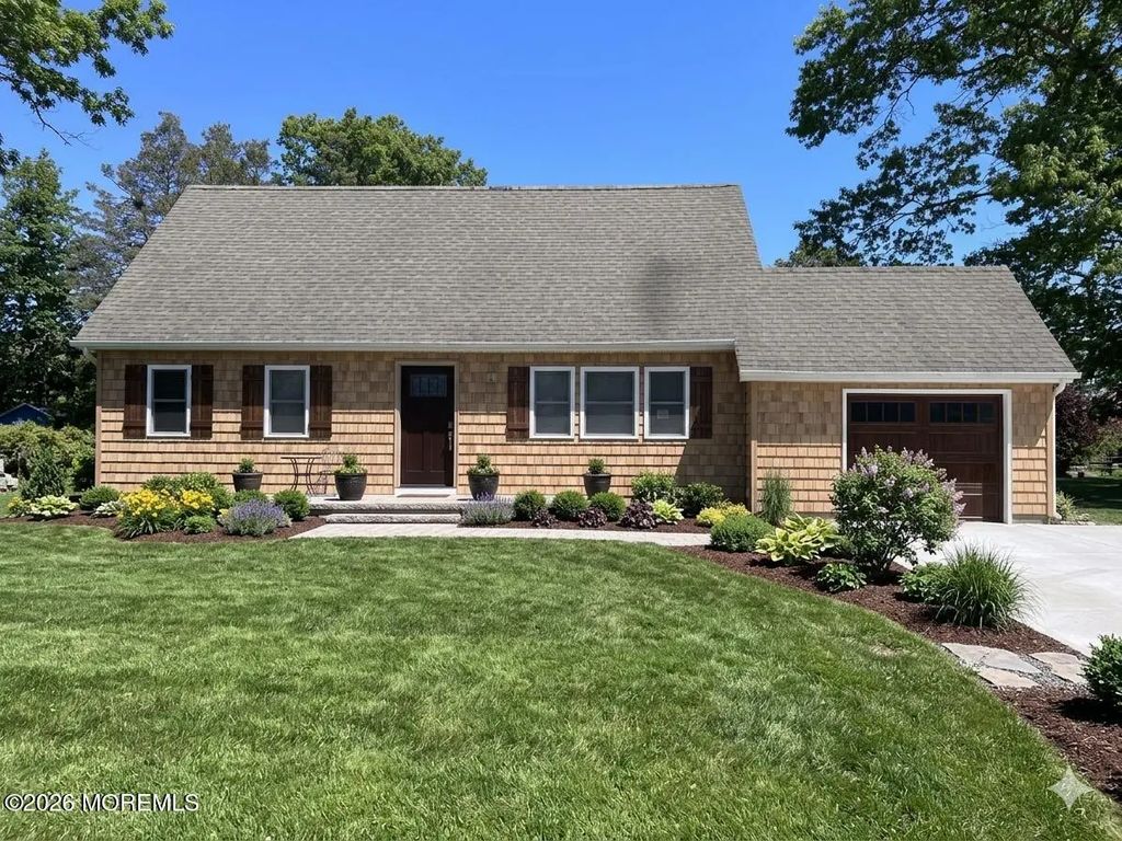 122 Oakwood Place, Forked River