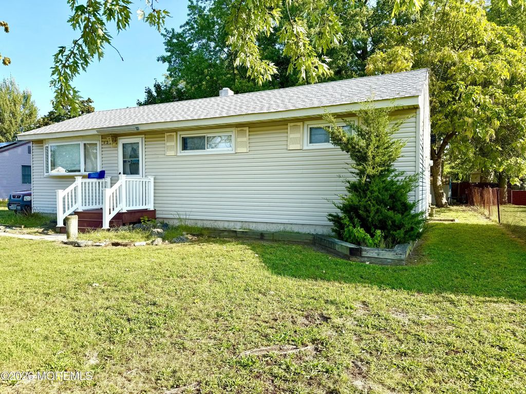 324 Stearman Road, Brick
