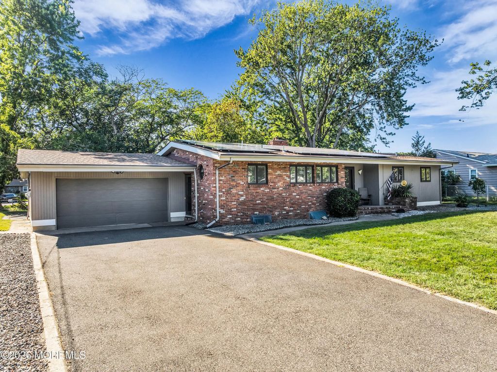 452 Lehigh Drive, Brick