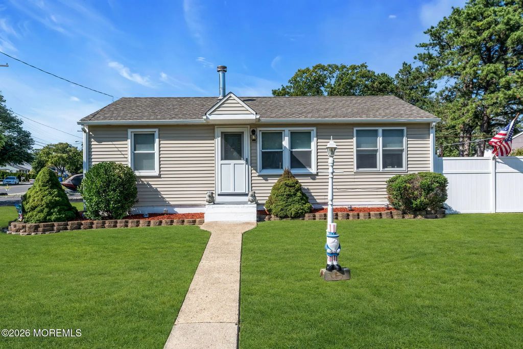 2240 Delaware Avenue, Toms River