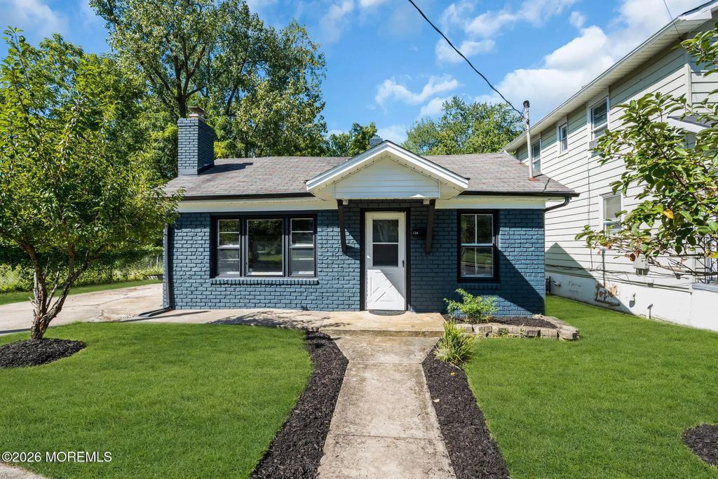 134 Oxonia Avenue, Neptune Township