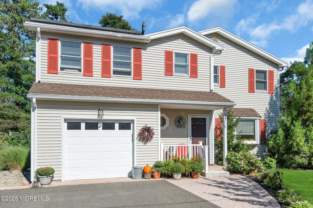 23 Dolphin Way, Waretown