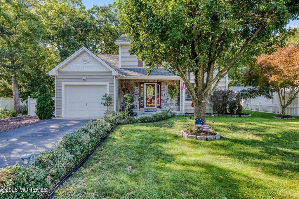 106 1st Avenue, Tuckerton