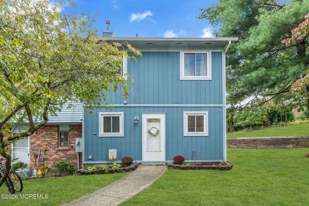 12 Alec Drive, Howell