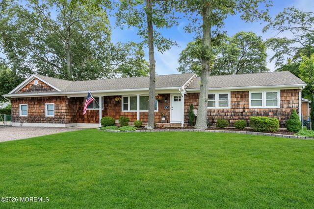 49 Sandy Point Drive, Brick